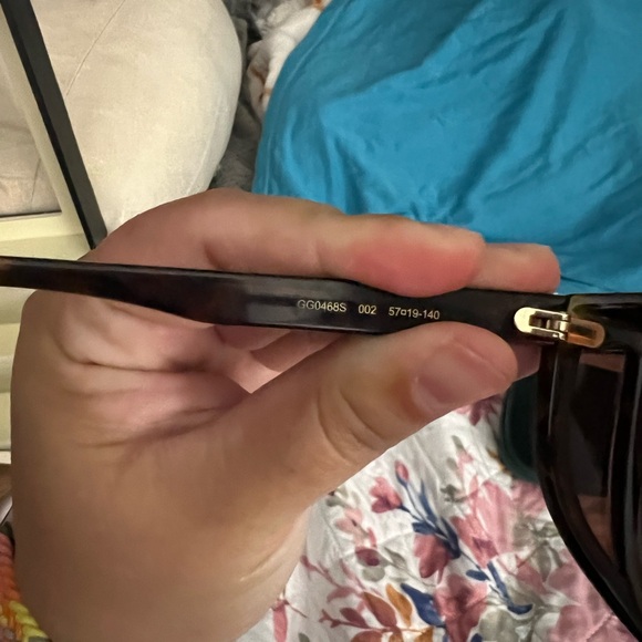 Gucci oversized cat eye tortoise shell sunglasses - Picture 4 of 4